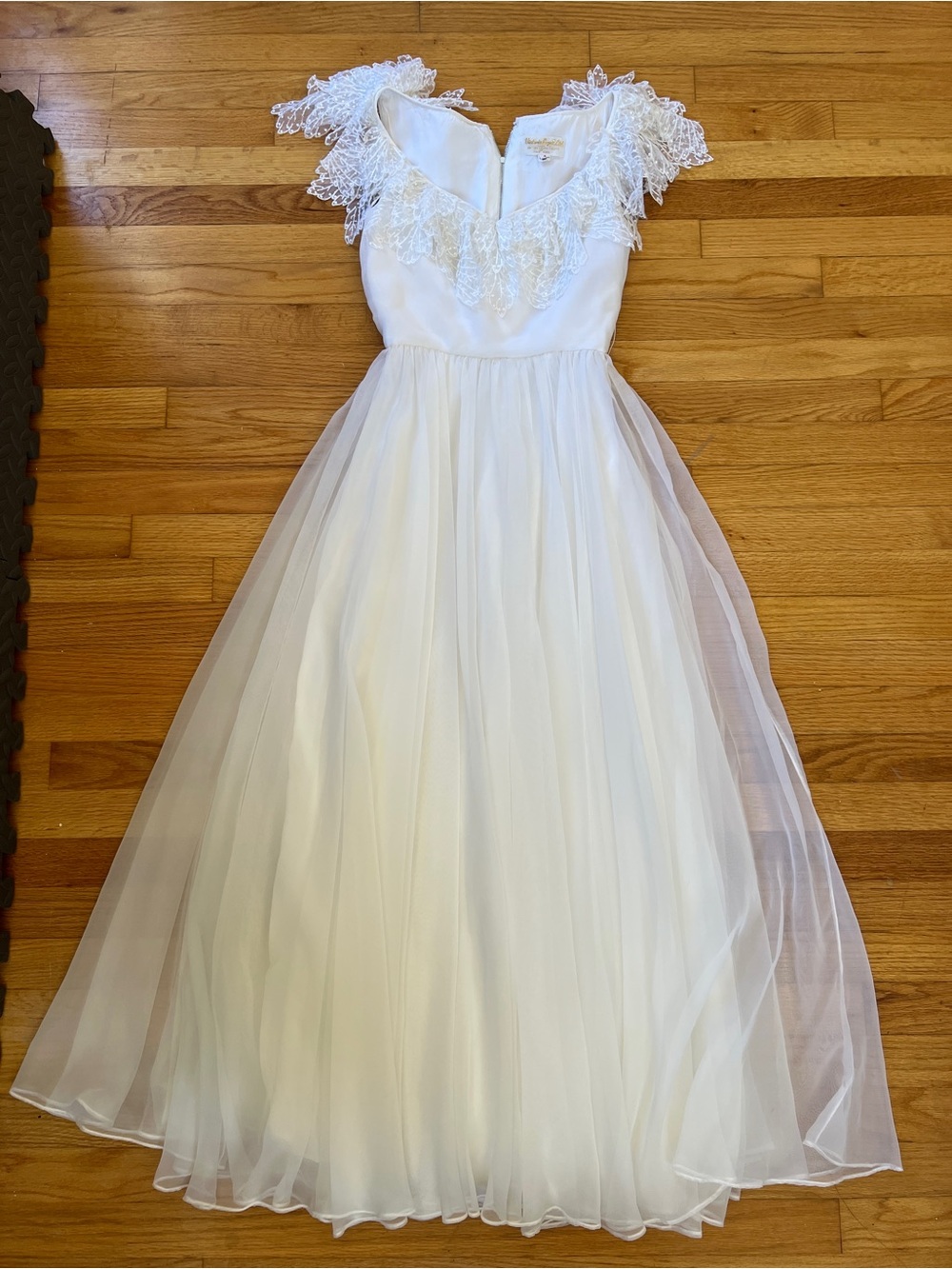 Vintage-White Lace wedding Dress